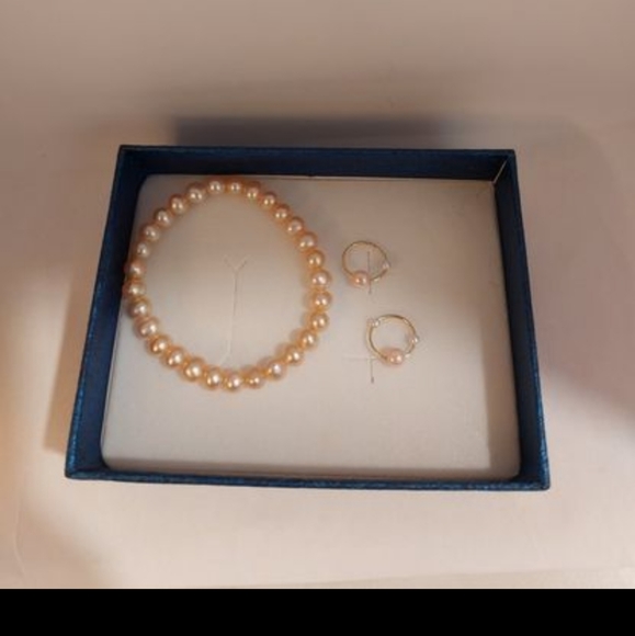 Gold Celebration Kids Pink Pearl Bracelet with Earrings. - Picture 6 of 7